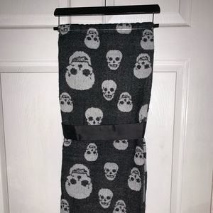 Black and white skull blanket